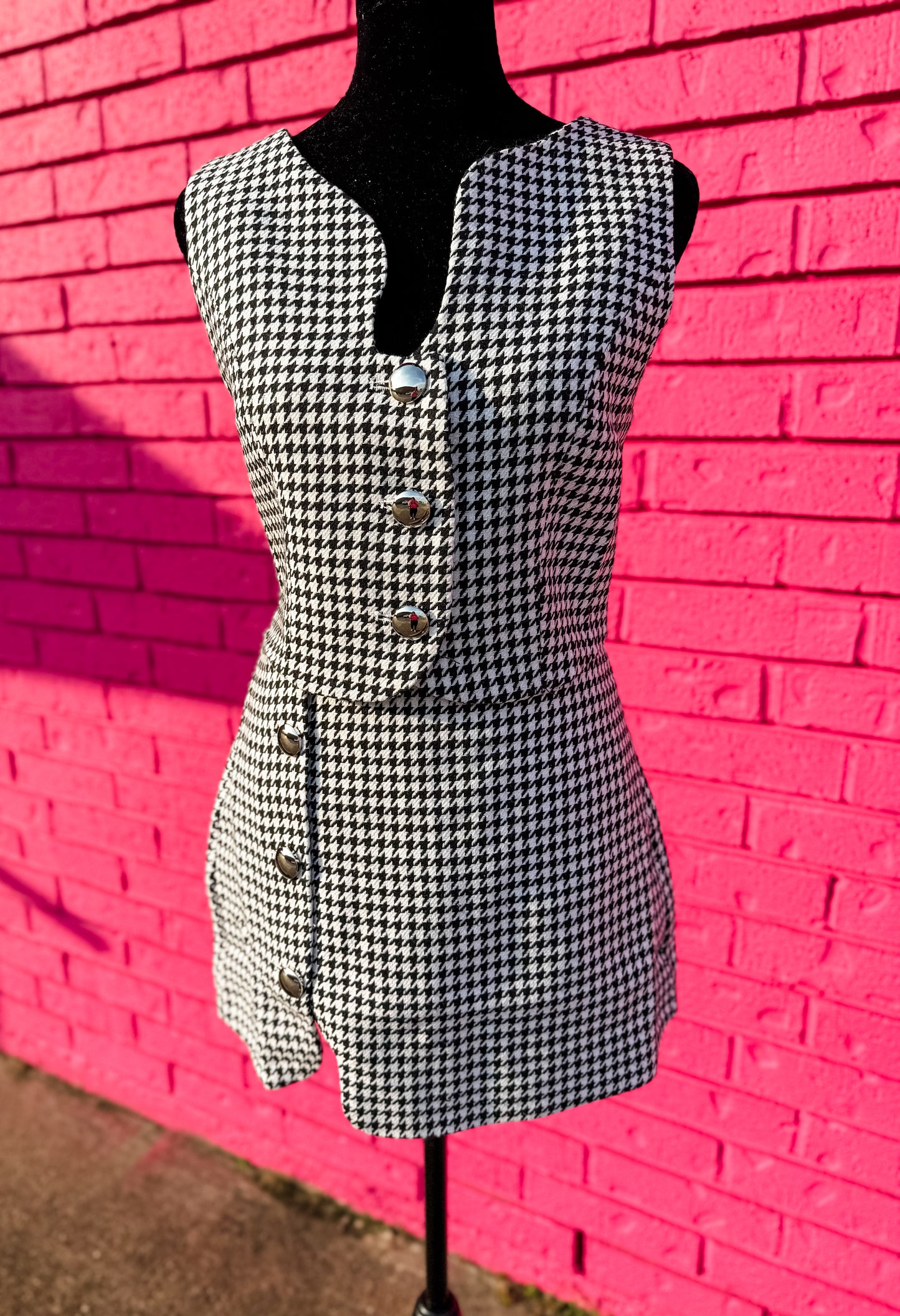 Date Night Houndstooth Skort