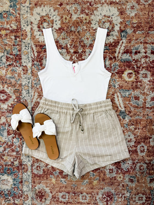 Beige Linen Shorta